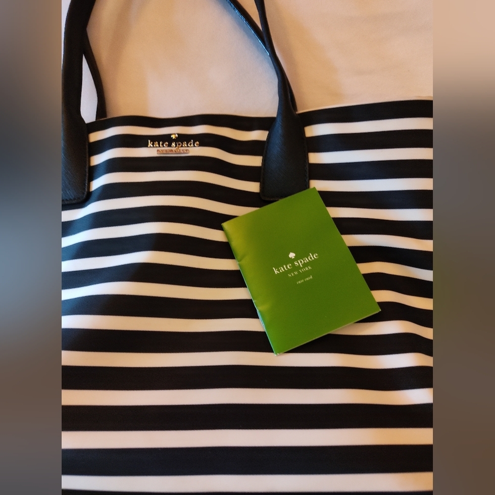 Kate Spade StoryBook Lining Stripe Tote Black White One Corner Rub EUC - Picture 3 of 14